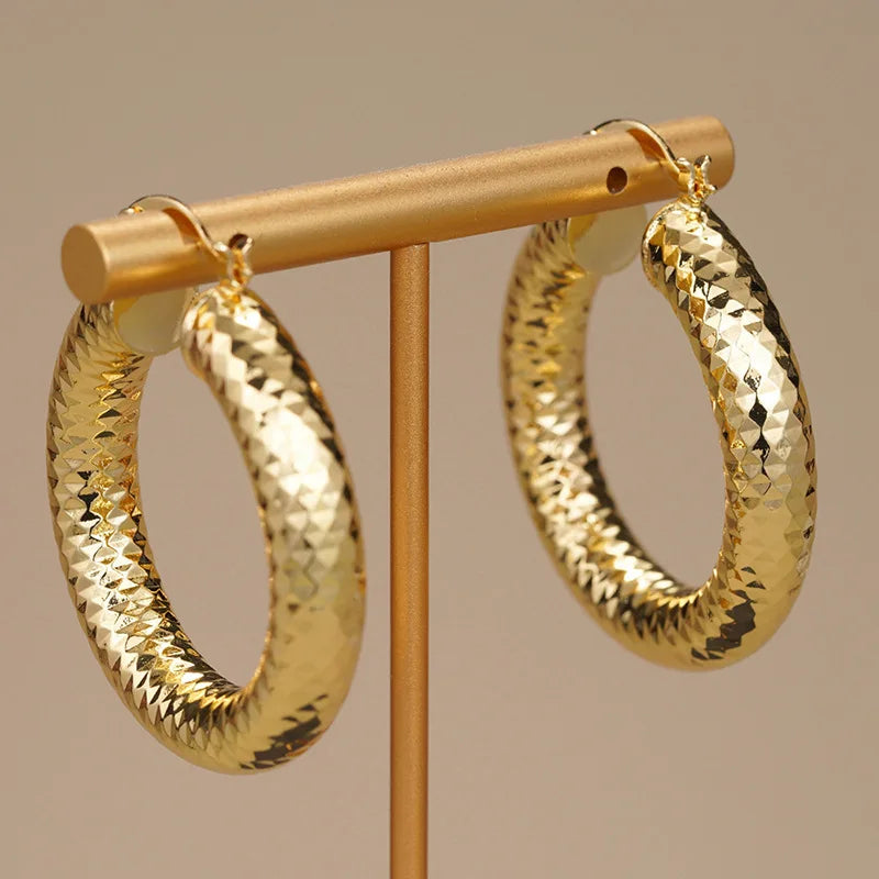 HIBRIDE Trendy Slim Earrings Everyday Women's Dress Accessories Jewelry Suitable for Holiday Wedding Travel Gifts E330